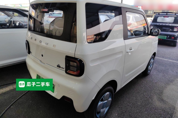 吉利银河 2024款 熊猫mini 200km 耐力熊车身外观7