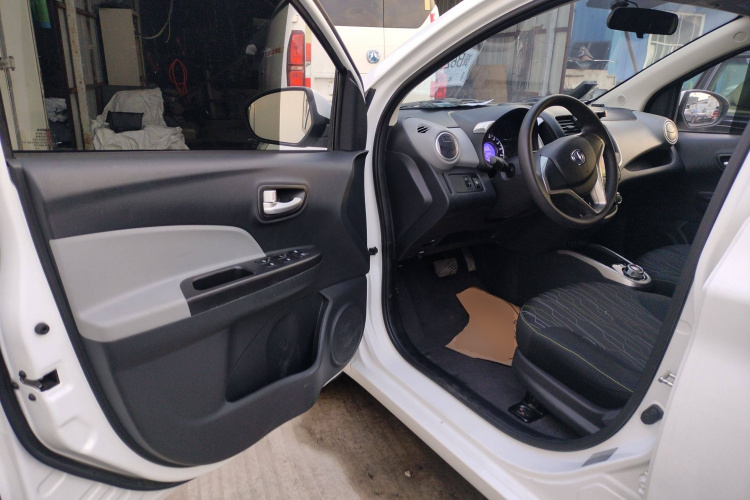 长安欧尚 奔奔E-Star 2021款 国民版 心怡版（快充版）磷酸铁锂（31.18kWh）中控内饰20