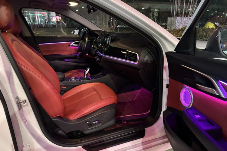 宝马1系 2021款 120i M运动版中控内饰7009