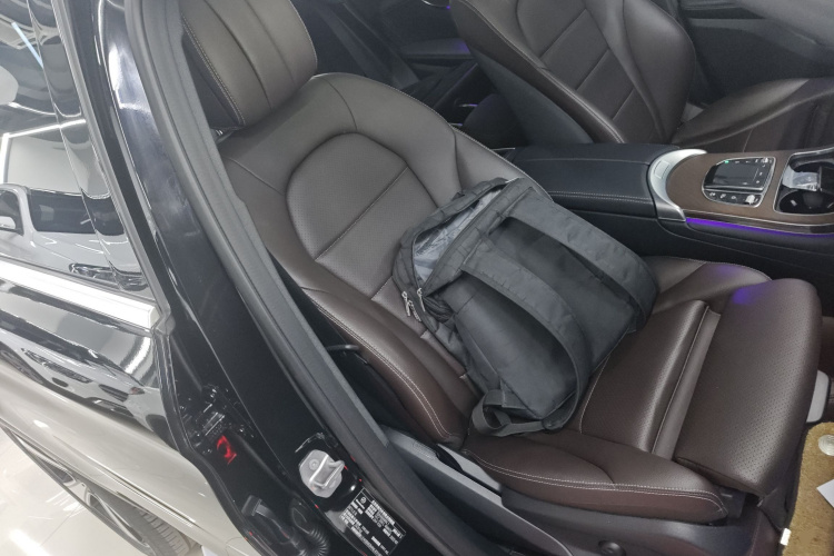 奔驰GLC 2022款 GLC 300 L 4MATIC 动感型臻藏版局部细节41