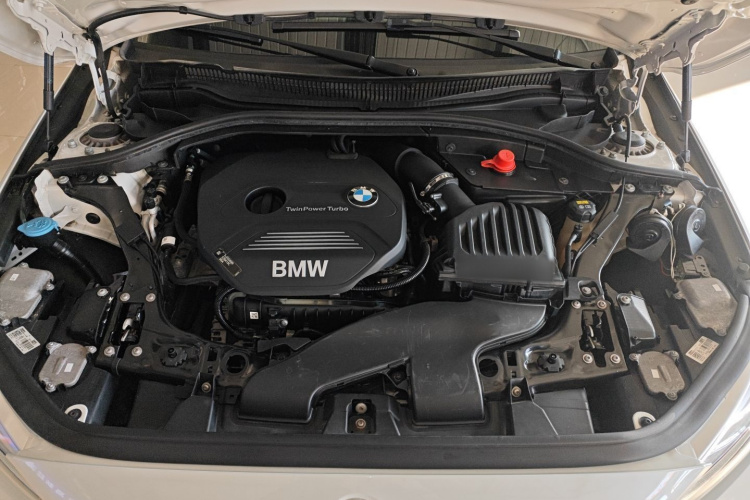 宝马1系 2019款 118i M运动套装机舱底盘24