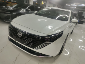 日产 天籁 2026款 鸿蒙座舱 2.0L 智能超舒适版