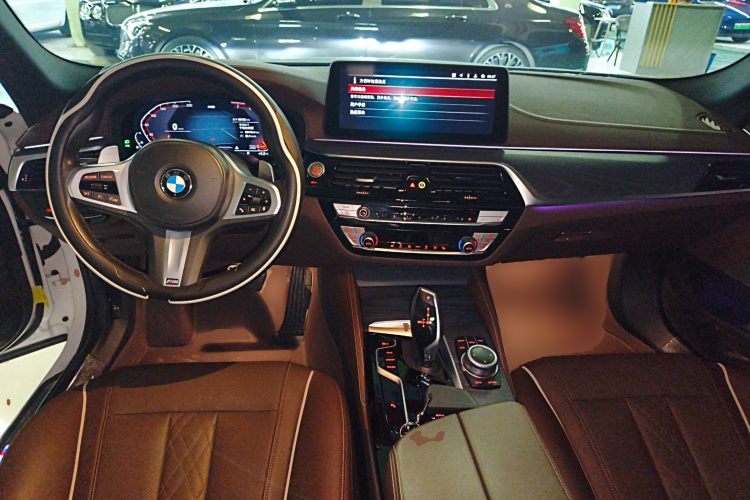 宝马5系 2022款 改款 530Li xDrive M运动套装中控内饰7002