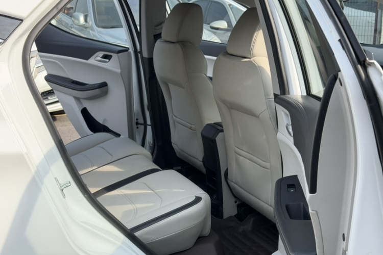 比亚迪 元Pro 2021款 401KM 豪华型中控内饰7005