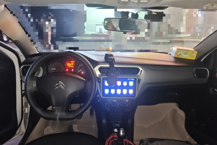 雪铁龙 爱丽舍 2016款 1.6L 手动时尚型中控内饰12