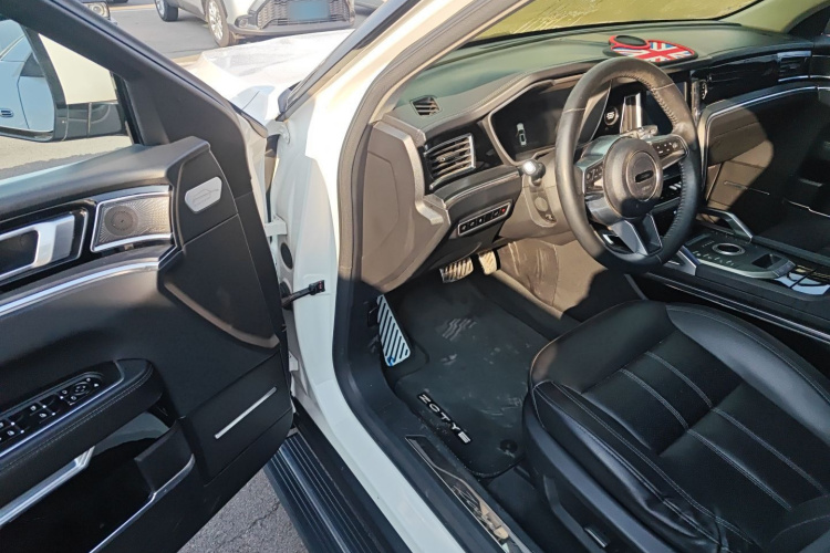 众泰T700 2017款 2.0T 自动尊贵型中控内饰7003