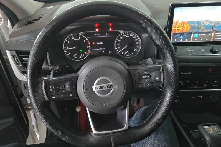 日产 奇骏 2021款 VC-Turbo 300 CVT 2WD舒适版中控内饰13