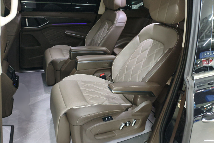 大众 威然 2024款 380TSI 尊贵版中控内饰21