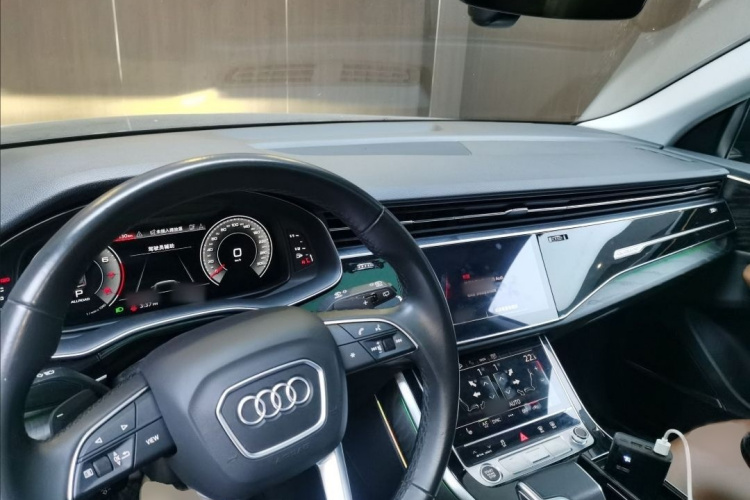 奥迪Q8 2021款 55 TFSI 豪华动感型中控内饰7001