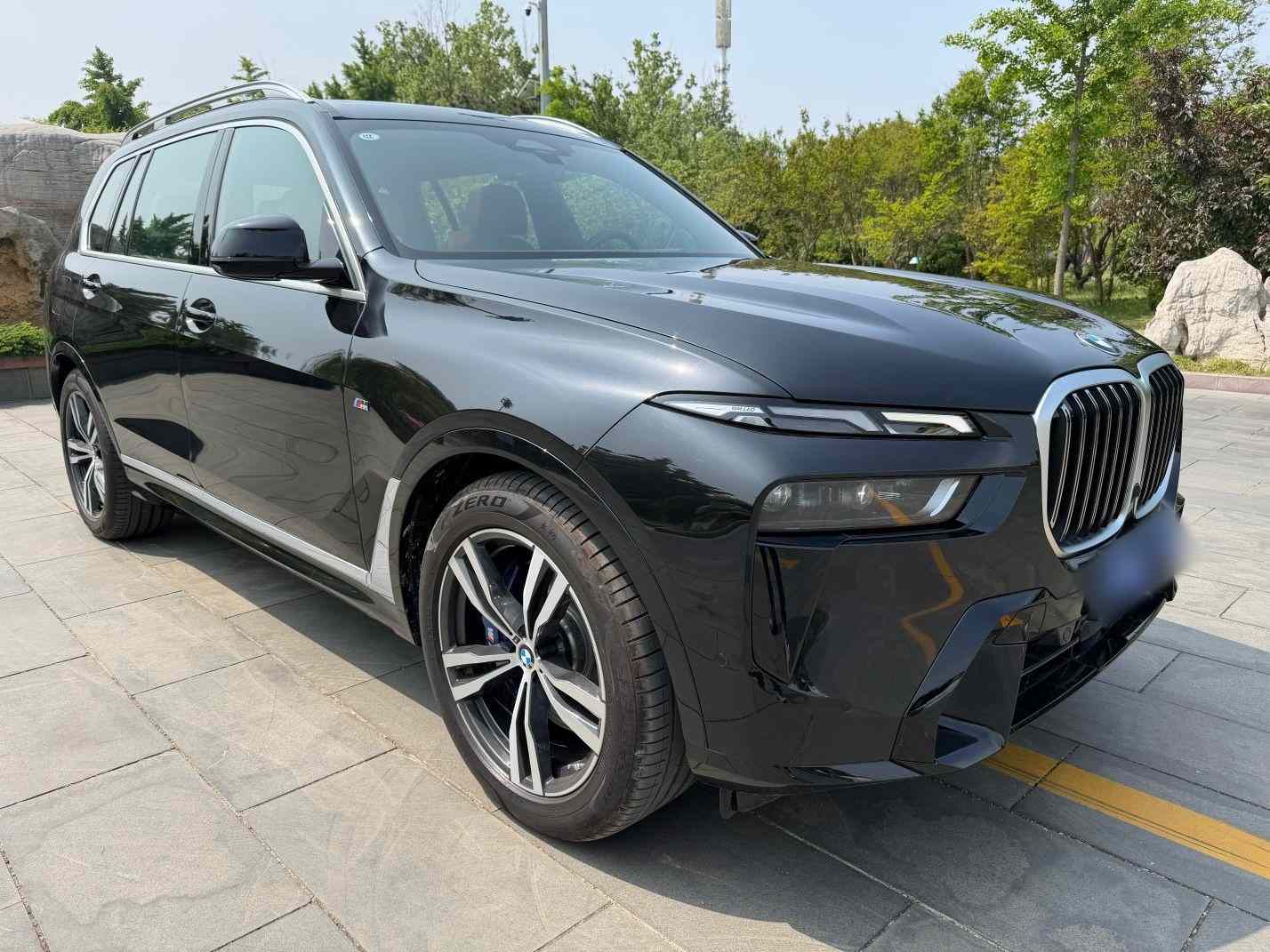 宝马X7 2023款 xDrive40i 尊享型M运动套装(2)