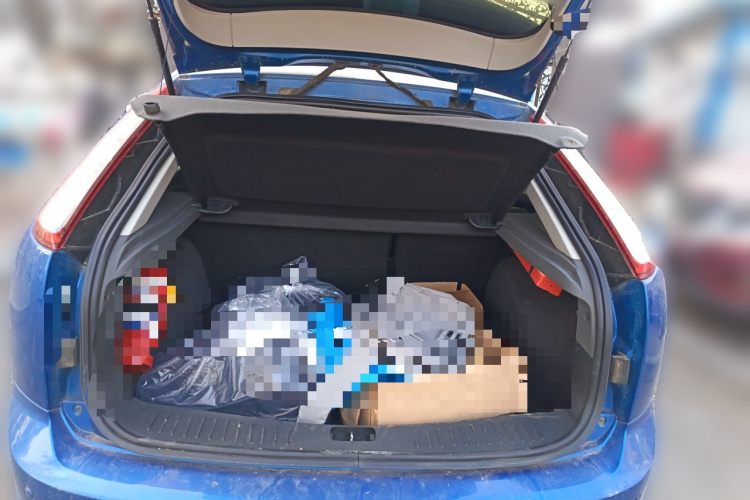 福特 福克斯 2013款 两厢经典 1.8L 手动基本型中控内饰23