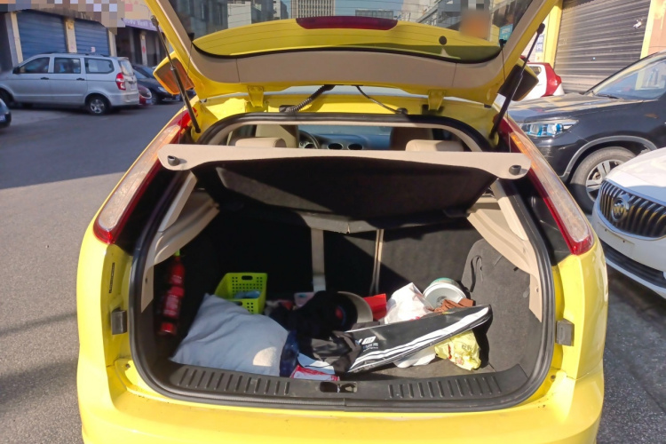 福特 福克斯 2013款 两厢经典 1.8L 手动时尚型局部细节23