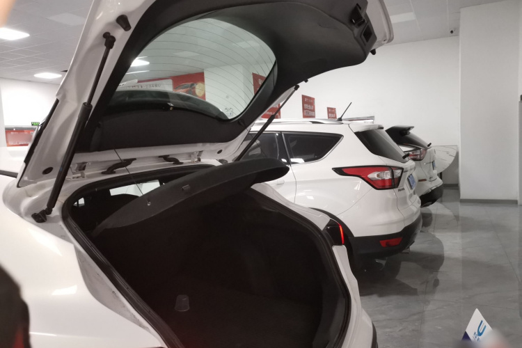 马自达CX-4 2020款 2.0L 自动两驱蓝天探索版机舱底盘23