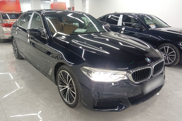 宝马5系 2020款 530Li 领先型 M运动套装车身外观3