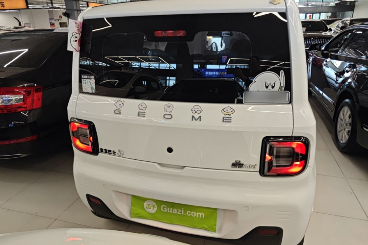 吉利银河 2023款 熊猫mini 200km 灵动熊车身外观6