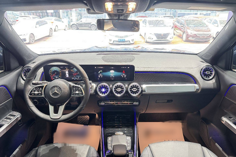 奔驰GLB 2020款 改款 GLB 200 动感型中控内饰7009