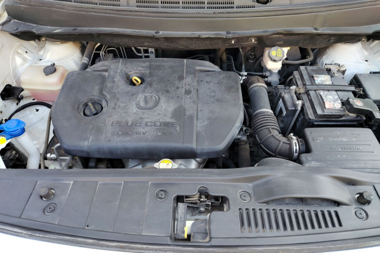 长安 凌轩 2017款 1.6L 手动幸福型机舱底盘24