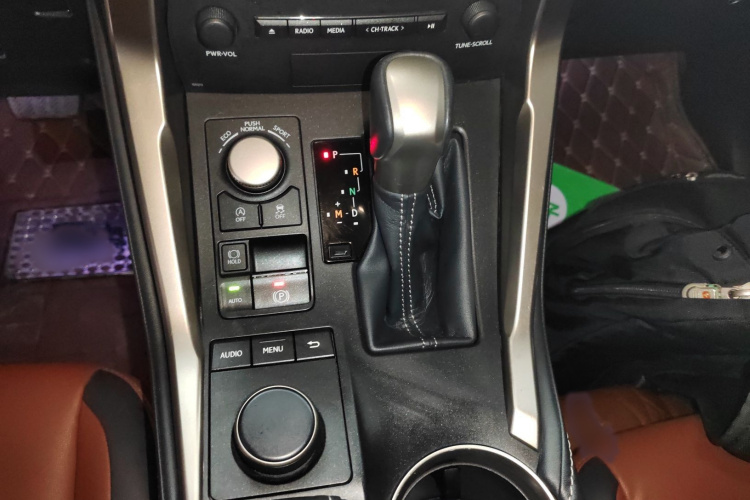 雷克萨斯NX 2015款 200t 全驱 锋尚版局部细节18