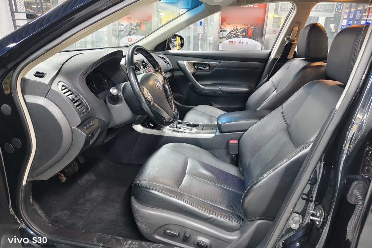 日产 天籁 2013款 2.0L XL舒适版中控内饰7001