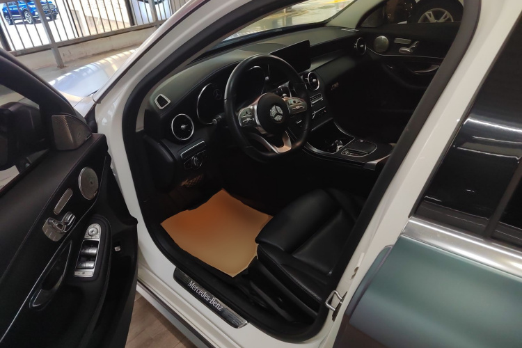 奔驰C级 2021款 C 260 L 运动版中控内饰7003