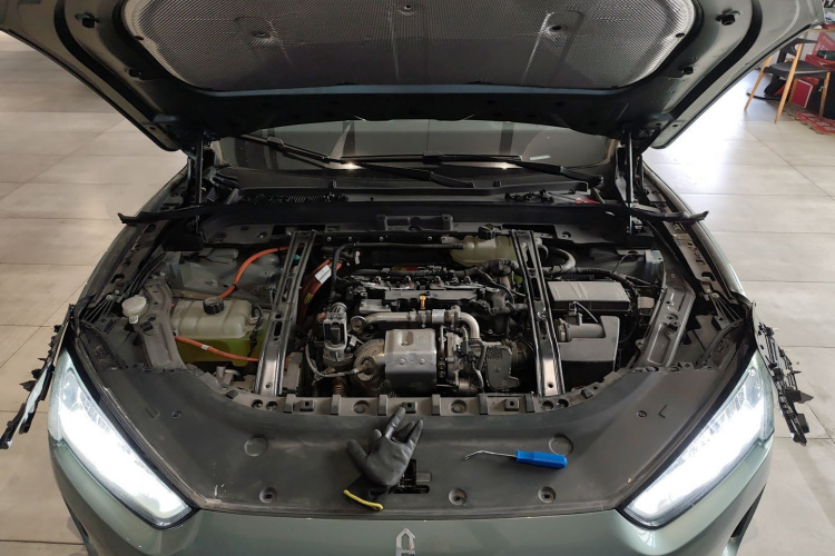 鸿蒙智行 问界M5 2022款 增程四驱至臻版机舱底盘24