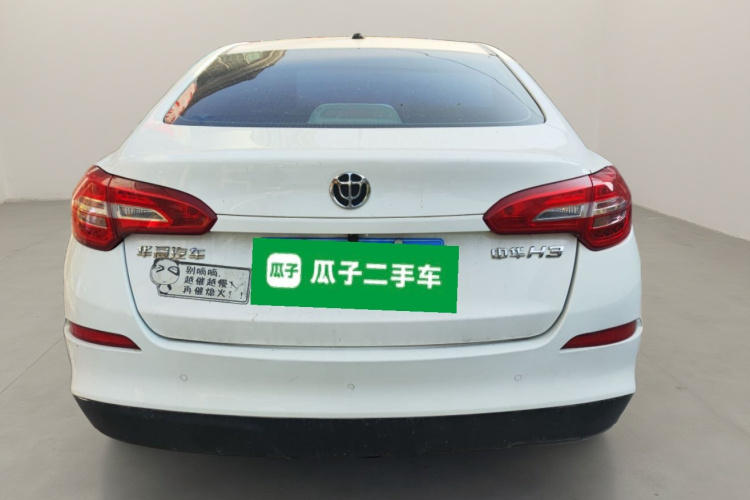 中华H3 2017款 1.5L 手动精英型车身外观6