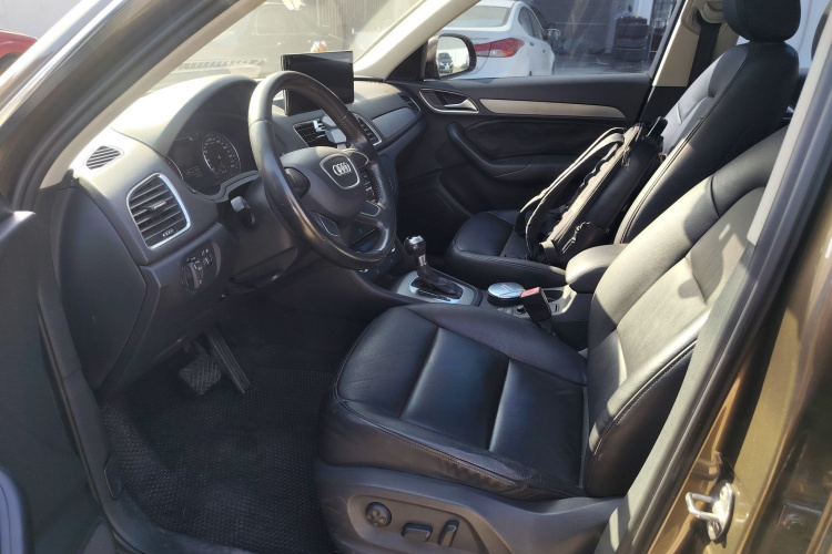 奥迪Q3 2013款 35 TFSI 进取型中控内饰19