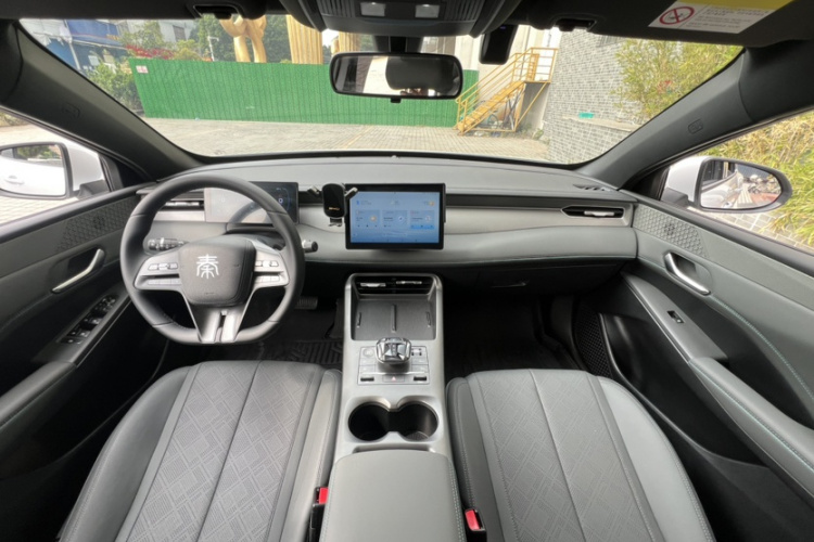 比亚迪 秦PLUS 2025款 DM-i 智驾版 55KM领先型中控内饰7008