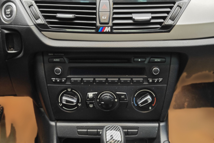 宝马X1 2013款 sDrive18i 时尚型中控内饰7008