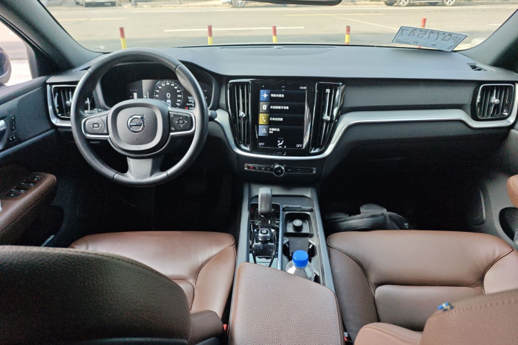 沃尔沃S60 2022款 B4 智逸豪华版中控内饰7002