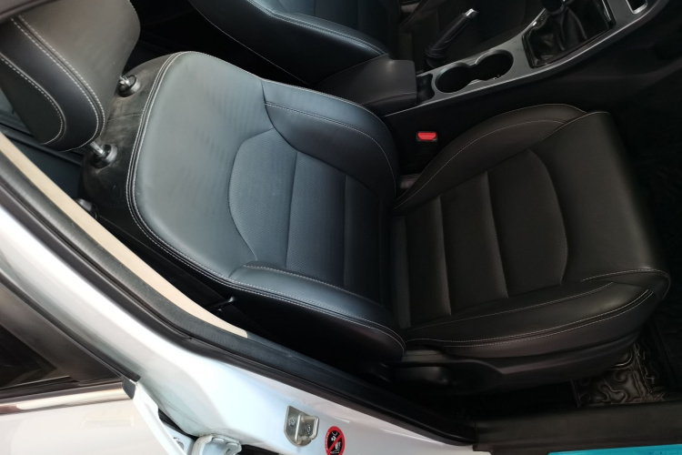 吉利汽车 帝豪 2018款 1.5L 手动向上互联版局部细节41