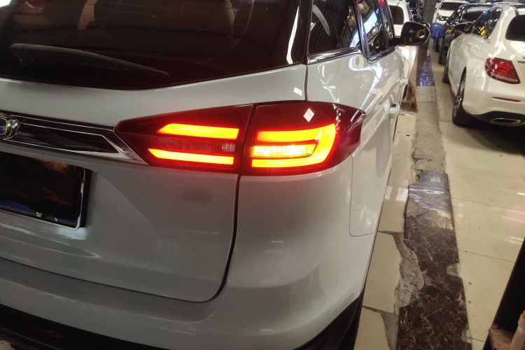 吉利汽车 博越 2018款 1.8TD 自动两驱智联型4G互联版车身外观9