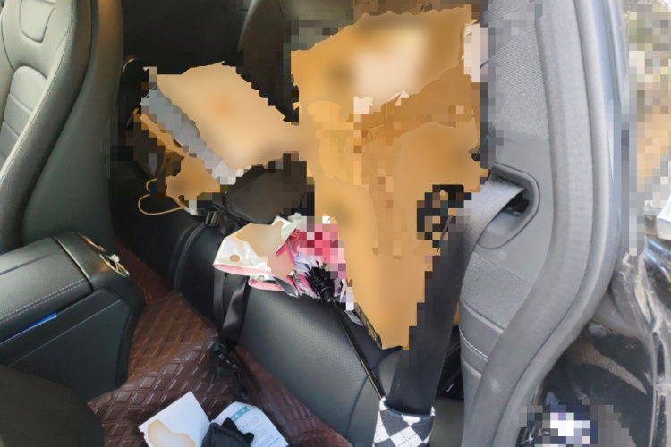 奔驰C级(进口) 2021款 C 260 轿跑车中控内饰21