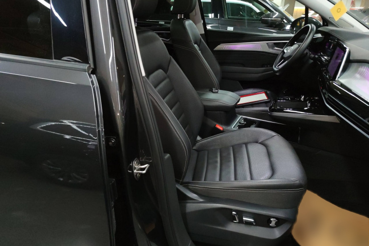 大众 揽境 2023款 改款 380TSI 四驱豪华佳境版Pro 6座局部细节41