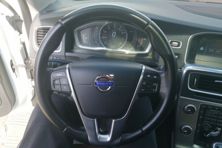 沃尔沃S60 2016款 S60L T4 智远版中控内饰13