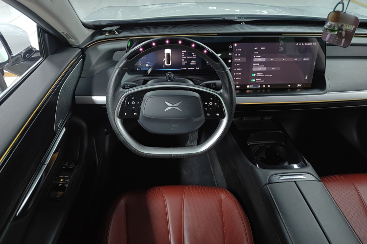 小鹏P7 2021款 480E中控内饰13