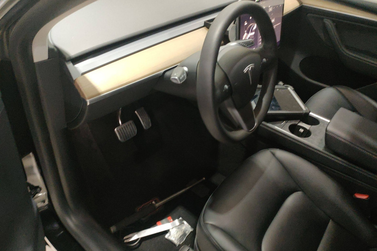 特斯拉 Model Y 2022款 改款 后轮驱动版中控内饰20