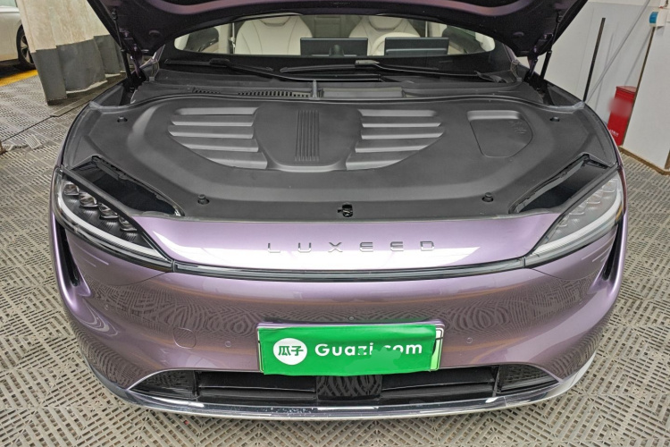 鸿蒙智行 智界R7 2025款 增程 251km Max机舱底盘24