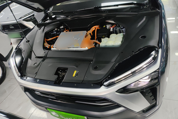 蔚来ES8 2020款 415KM 六座版机舱底盘24