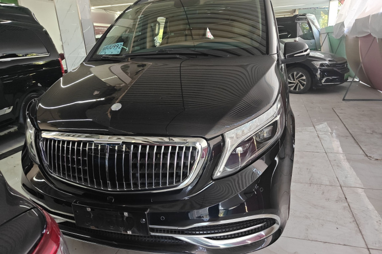 奔驰 威霆 2018款 2.0T 商务版 国VI车身外观2