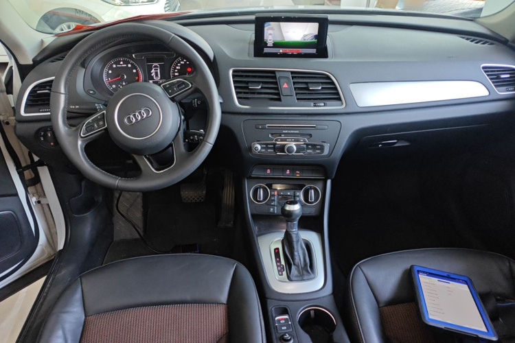 奥迪Q3 2017款 30 TFSI 时尚型中控内饰12