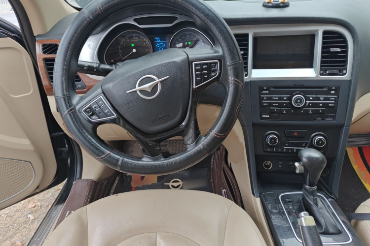 海马M8 2017款 1.8T 自动型中控内饰13