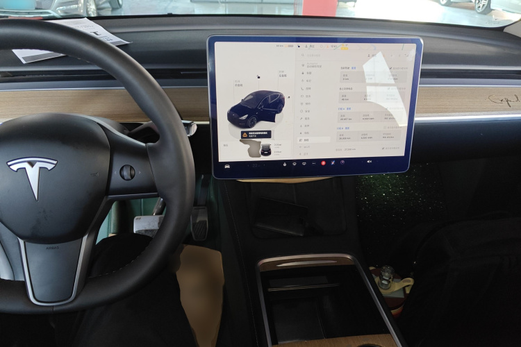 特斯拉 Model Y 2022款 改款 后轮驱动版中控内饰7002