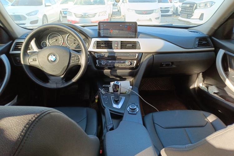 宝马3系 2016款 320Li 时尚型中控内饰7002