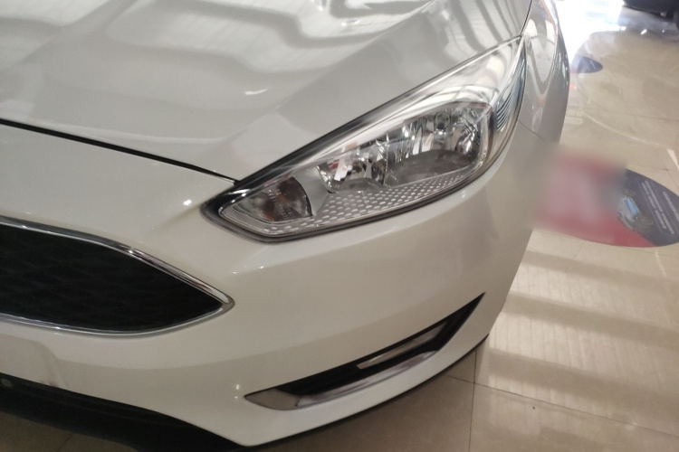 福特 福克斯 2015款 两厢 EcoBoost 180 自动精英型局部细节36