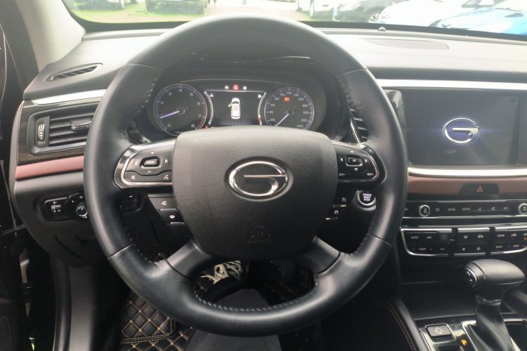 广汽传祺 传祺GS8 2017款  320T 两驱豪华版（七座）中控内饰13