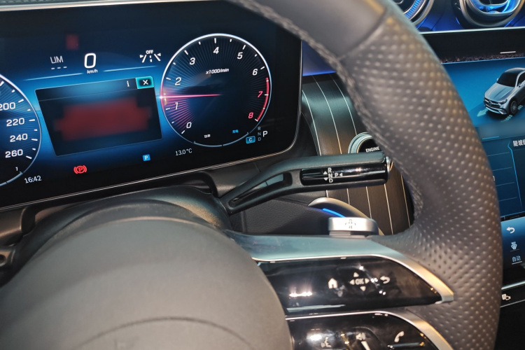 奔驰GLC轿跑 2024款 GLC 300 4MATIC 轿跑SUV局部细节18