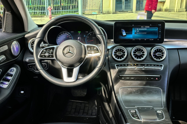 奔驰C级 2019款 改款 C 260 L 运动版中控内饰7007
