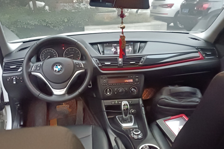 宝马X1 2015款 sDrive18i 时尚晋级版中控内饰12