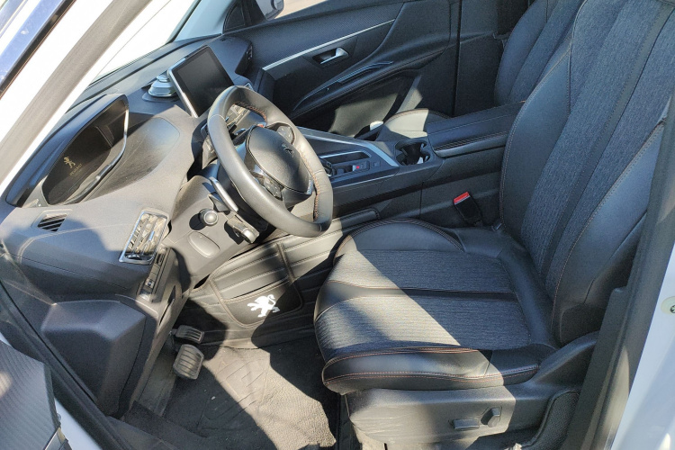 标致4008 2017款 350THP 精英版中控内饰19